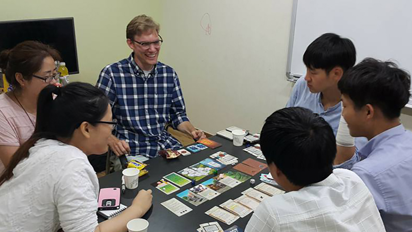 Shaun explaining game